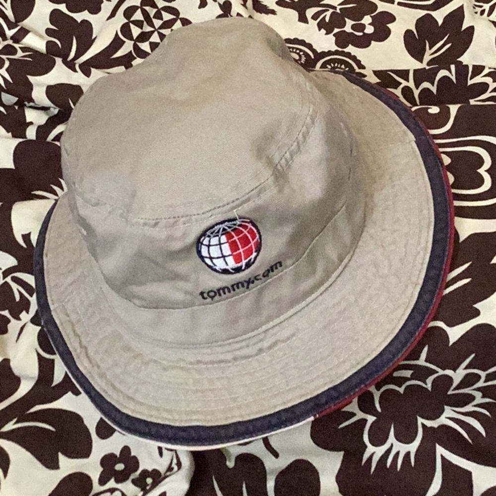 ♦️ Tommy Hilfiger bucket hat NWOT S / M